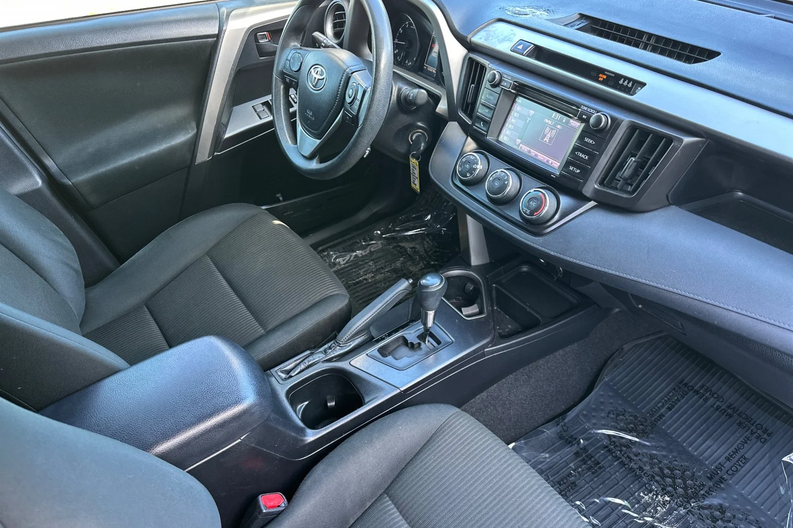 Used 2018 Gray Toyota LE image 13