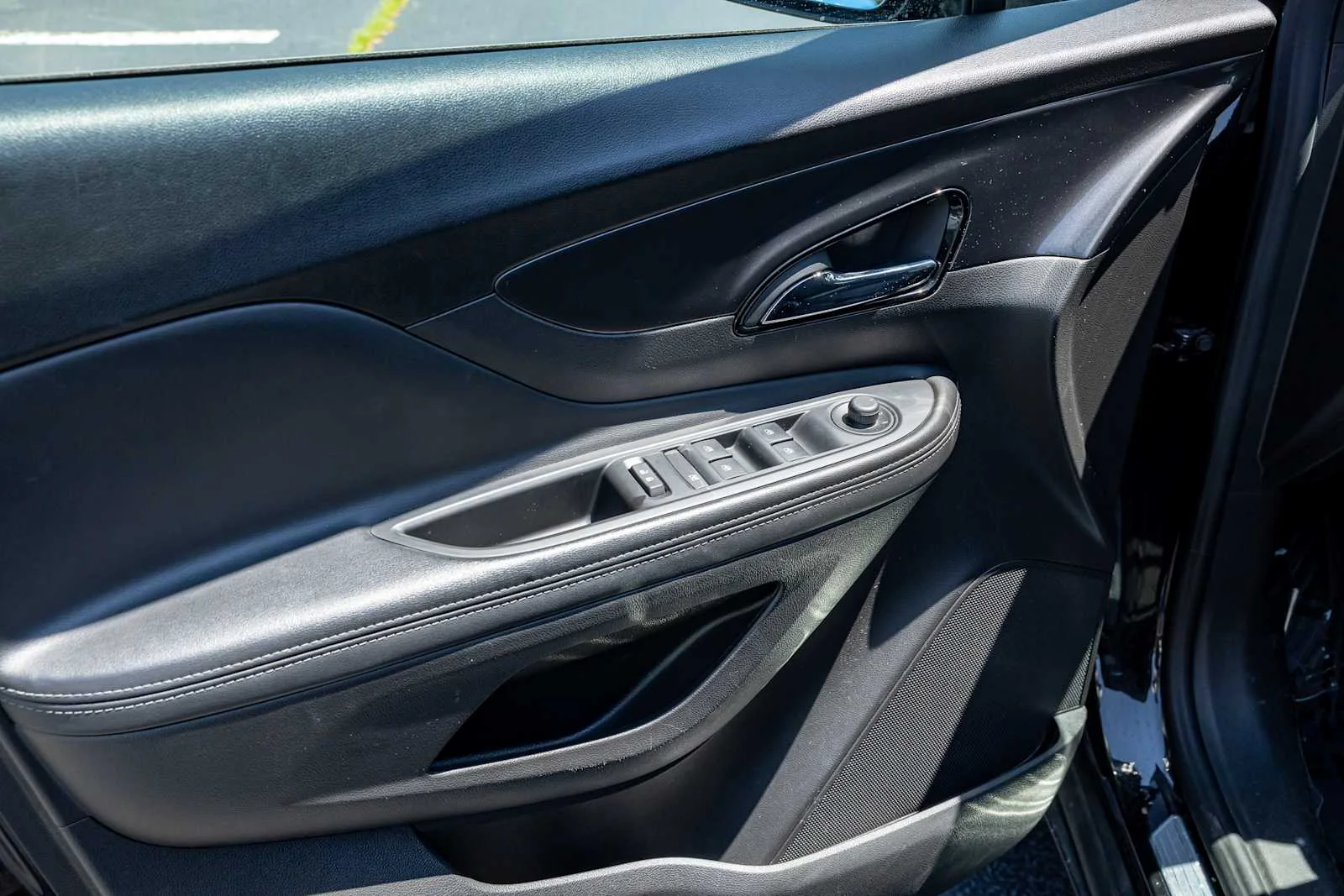 Used 2019 Ebony Twilight Metallic Buick Sport Touring image 13
