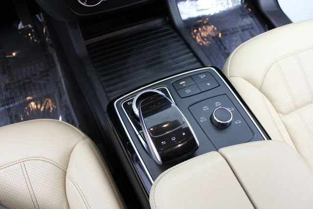Used 2017  Mercedes-Benz GLS 450 image 28