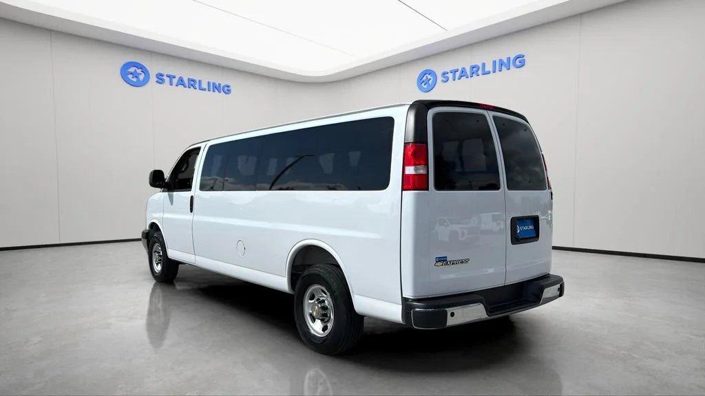 Used 2025 Summit White Chevrolet 1LT image 5