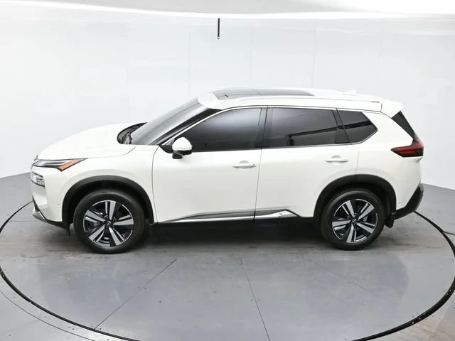 Used 2023 Pearl White Trico Nissan Platinum image 38