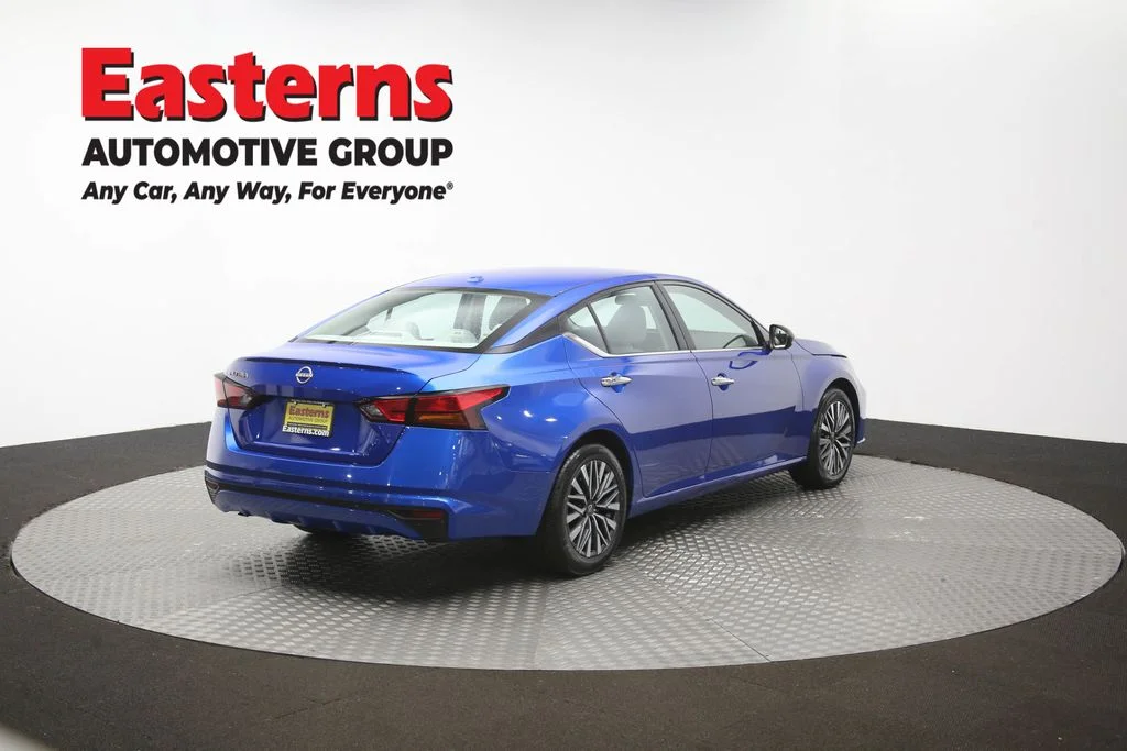 Used 2025 Blue Nissan 2.5 SV image 39