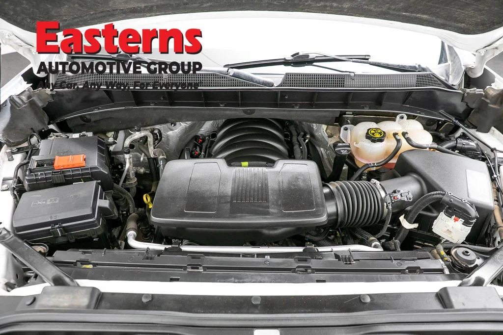 Used 2023 White Chevrolet LT image 7