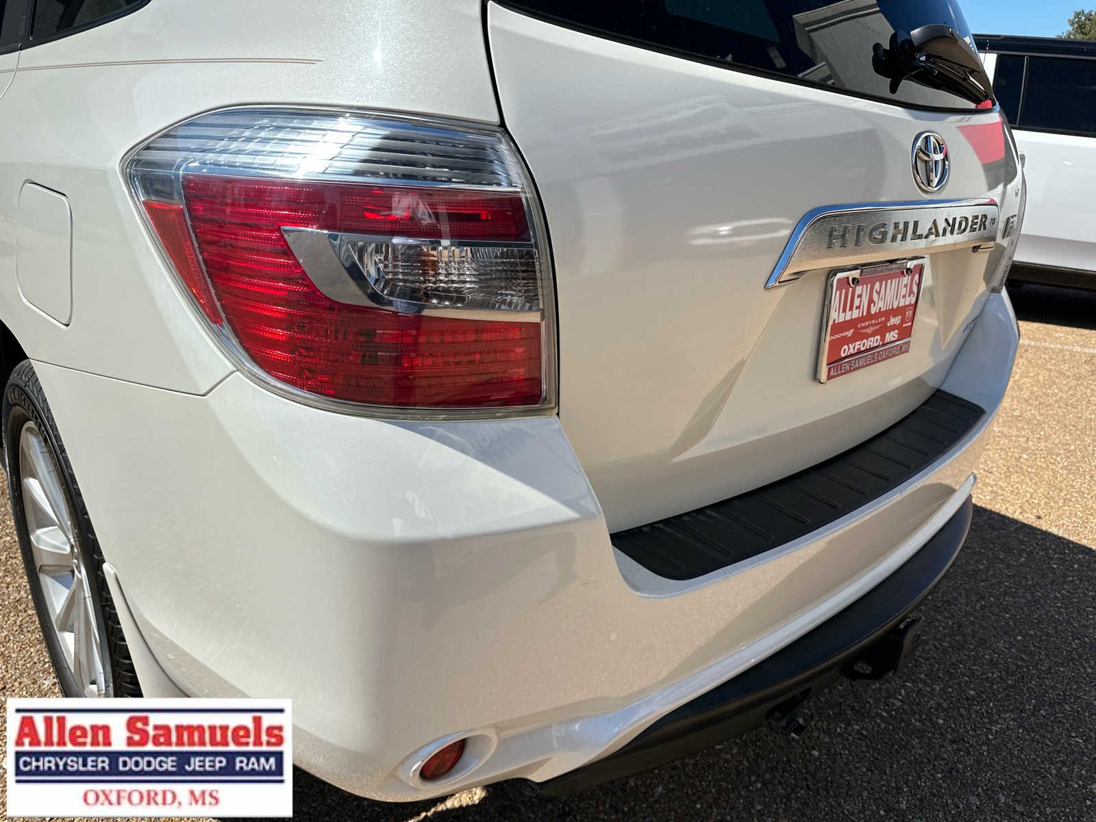 Used 2010 Blizzard Pearl Toyota Limited w/3rd Row image 57