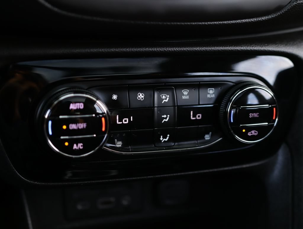 Used 2020 SATIN STEEL METALLIC Buick Essence image 16