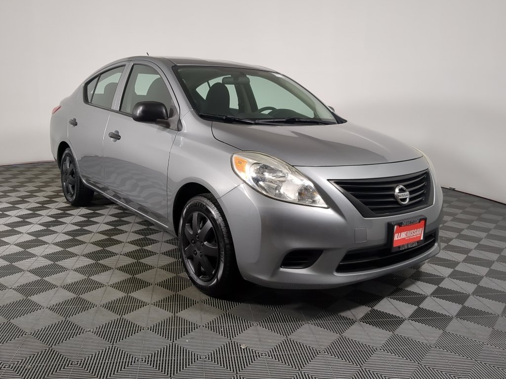 Used 2014 Magnetic Gray Nissan S image 4