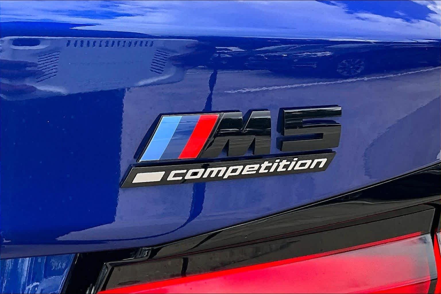 Used 2022 Marina Bay Blue Metallic BMW  image 30