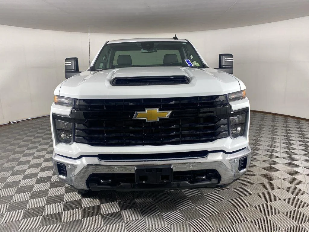 Used 2025 Summit White Chevrolet Work Truck image 2