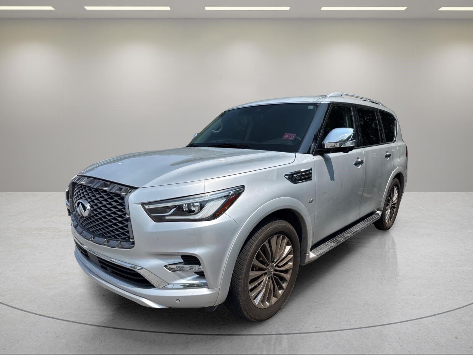 Used 2019  INFINITI  image 2