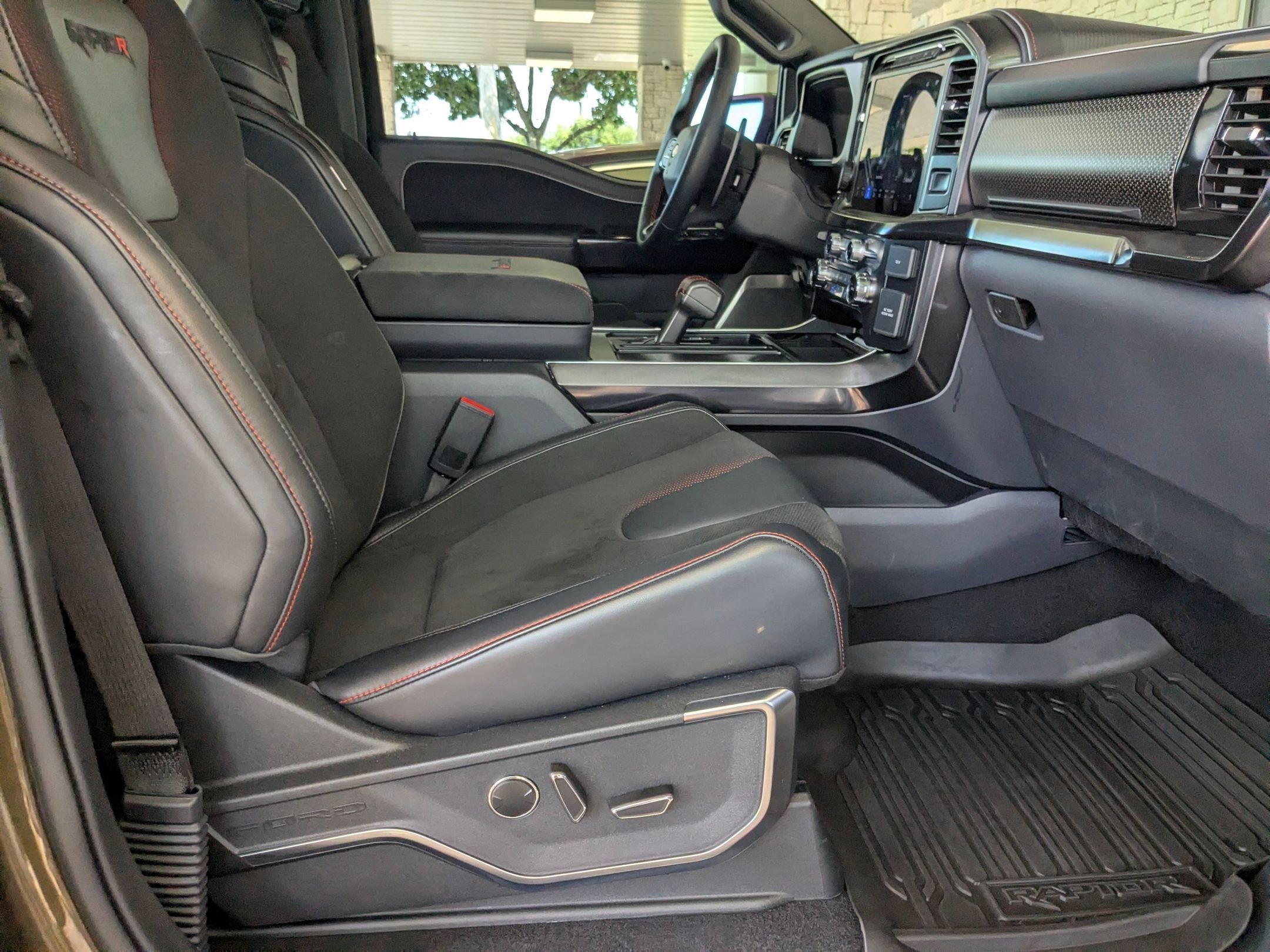 Used 2024 Green Ford Raptor image 28