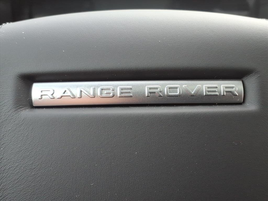 New 2026 Fuji White LAND ROVER Dynamic SE image 23
