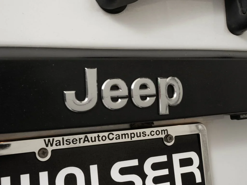 Used 2012 Bright White Clearcoat Jeep Sport image 17
