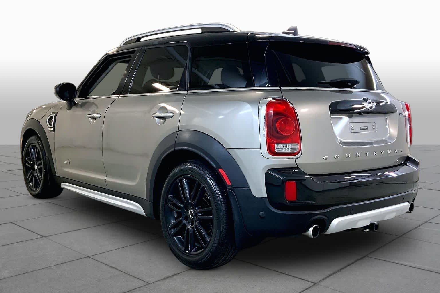 Used 2017 Melting Silver Metallic MINI Cooper S image 11