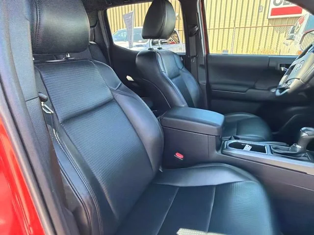 Used 2018 Inferno Red Toyota SR5 image 10