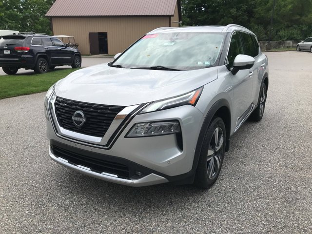 Certified Used 2022 Brilliant Silver Metallic Nissan Platinum image 3