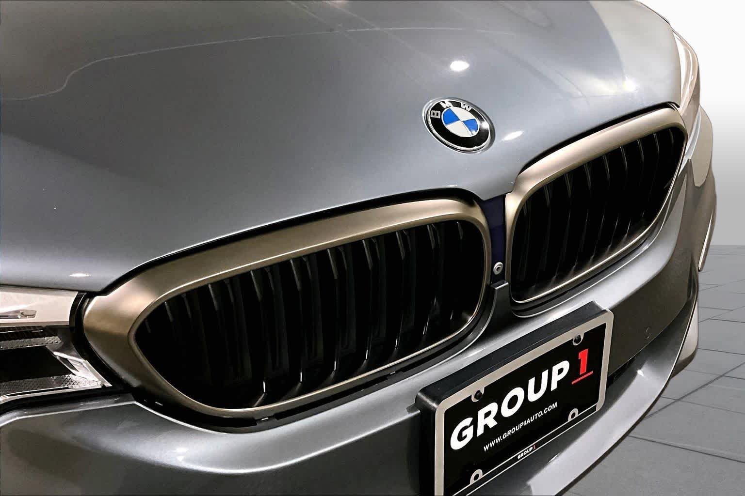 Used 2018 Bluestone Metallic BMW M550i xDrive image 31