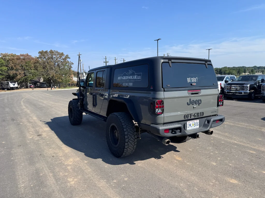 Used 2020 Sting-Gray Clearcoat Jeep Sport image 7