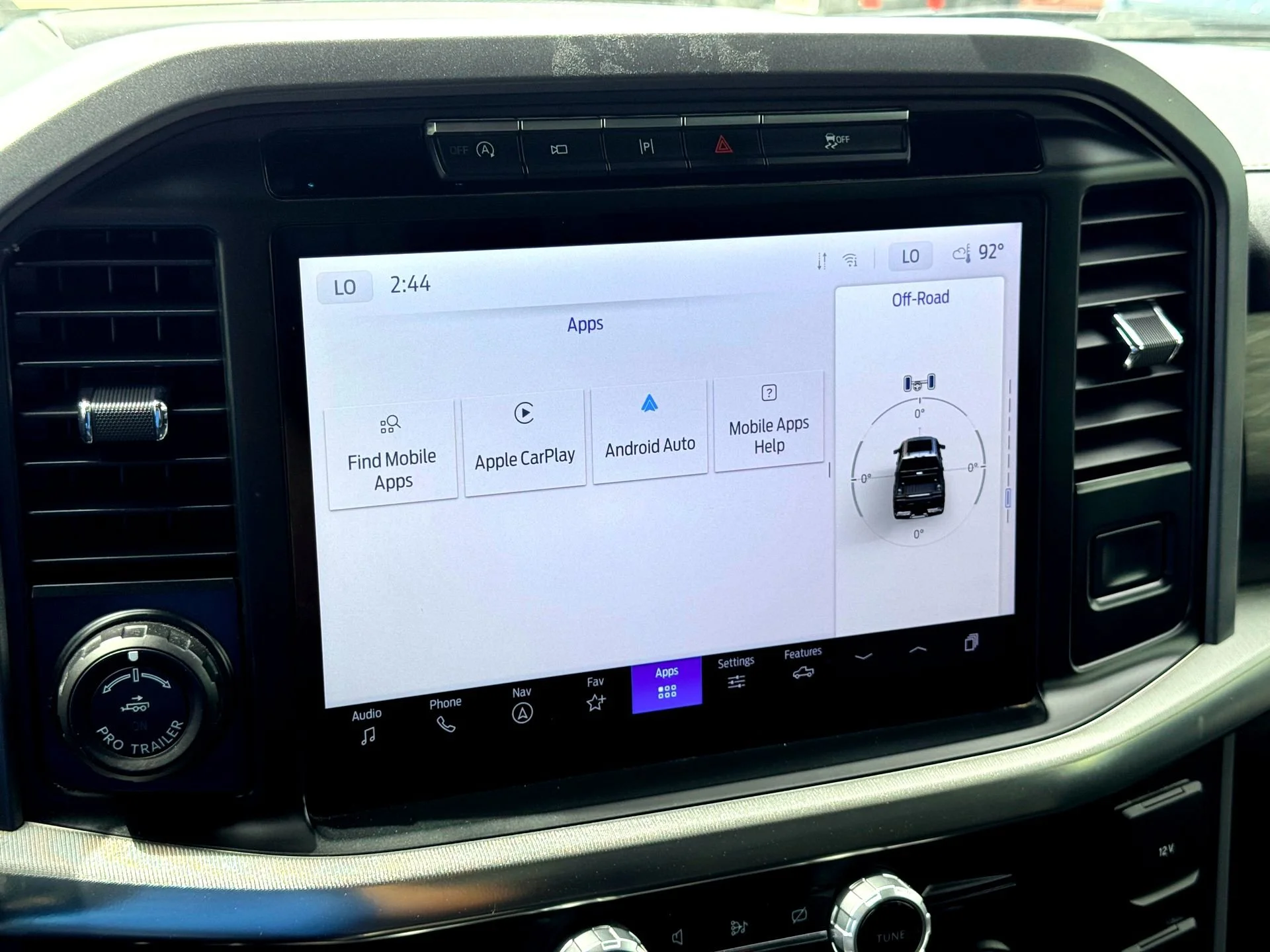 Used 2024  Ford Lariat image 24
