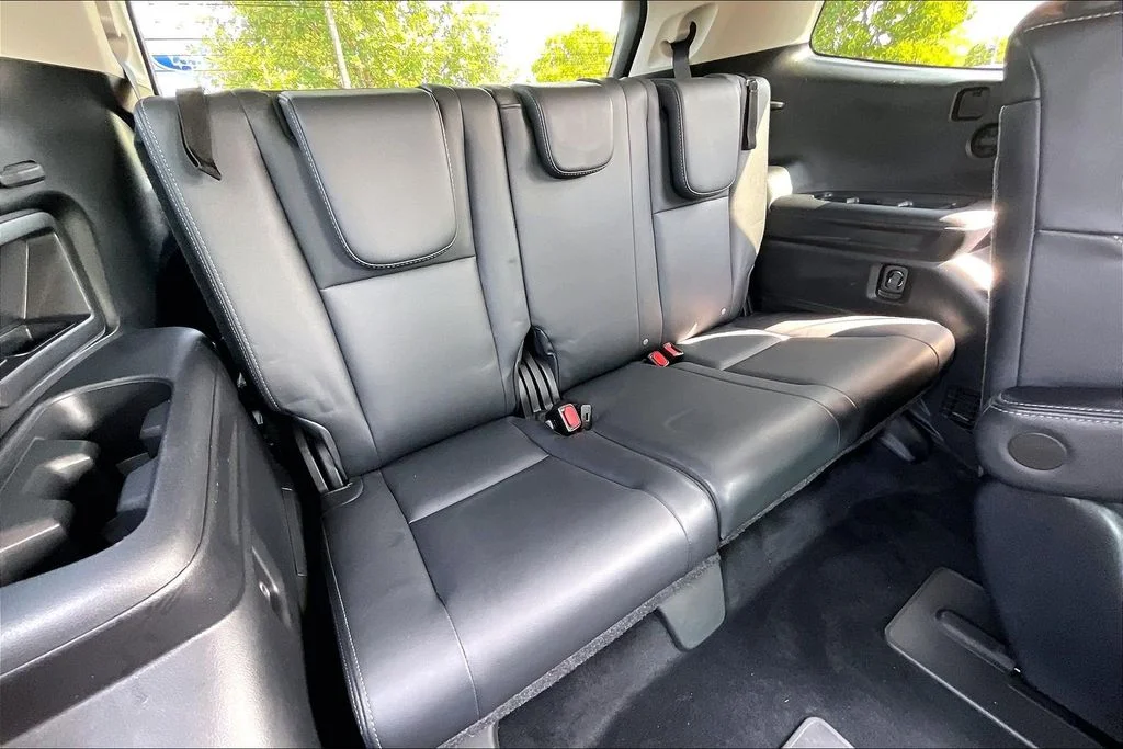Used 2023 Silver Subaru Limited image 31