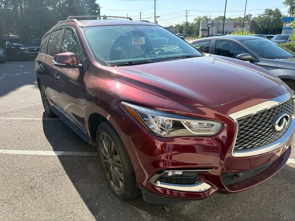 Certified Used 2019 Deep Bordeaux INFINITI LUXE image 5