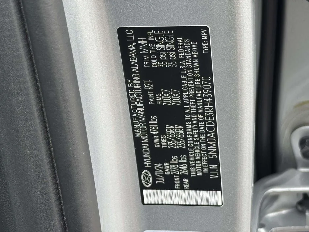 Used 2024 Silver Hyundai SE image 31