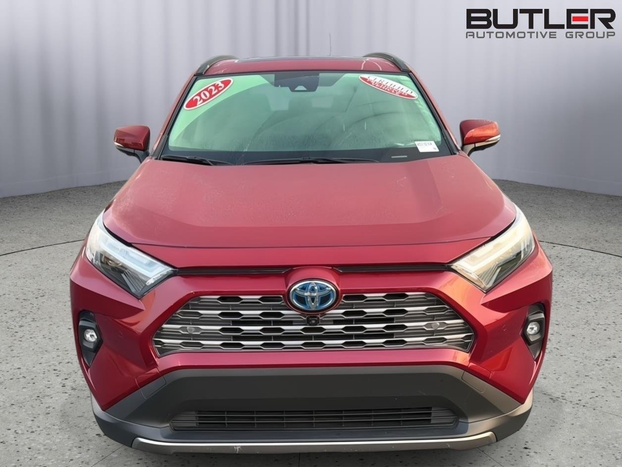 Used 2023 Ruby Flare Pearl Toyota Limited image 9