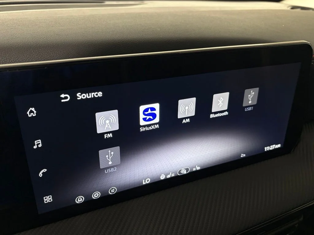 New 2026 Aspen White TriCoat / Super Black Two-tone Nissan SR image 25