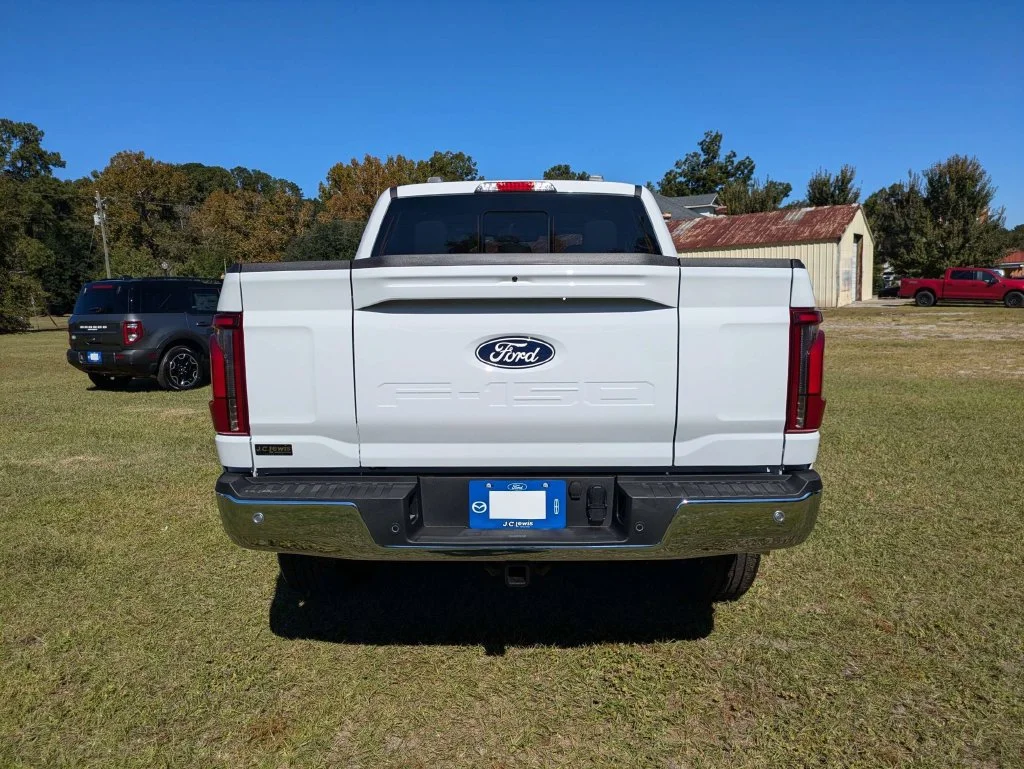 New 2026 Oxford White Ford Lariat image 5