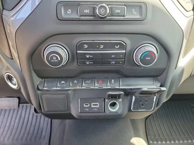 2023 Chevrolet Silverado 1500 Custom - Photo 35