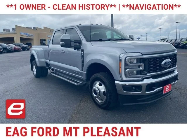 Used 2023 Silver Ford Lariat image 1