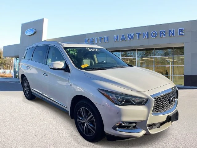 Used 2019 Majestic White INFINITI LUXE image 1