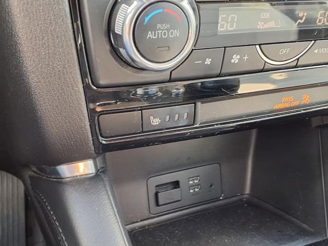 Used 2016 White Mazda Grand Touring image 15