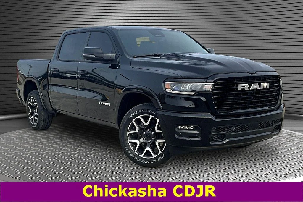 New 2026 Diamond Black Crystal Pearl-Coat Exterior Paint RAM Laramie image 2