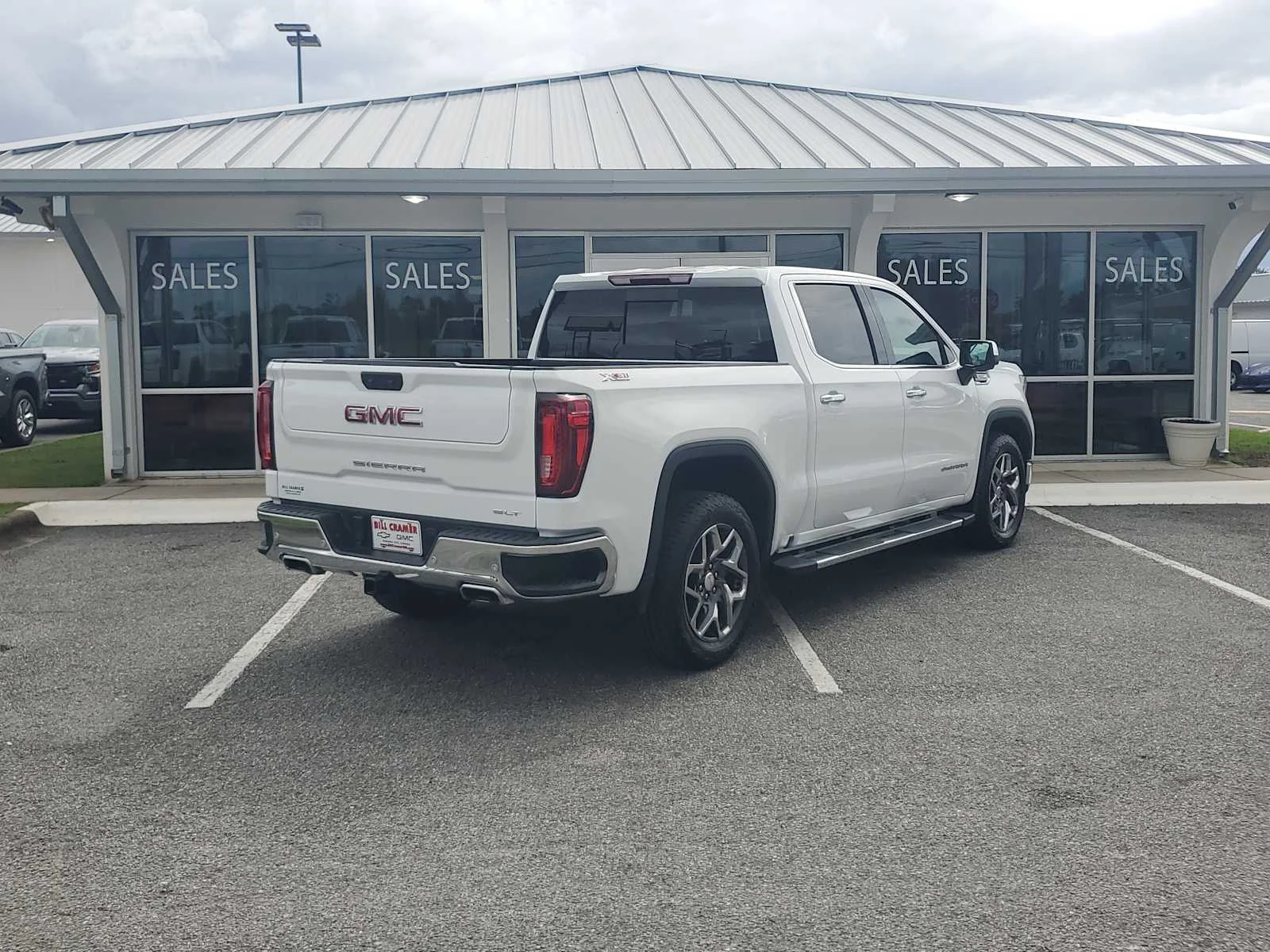 Used 2024 Summit White GMC SLT image 7