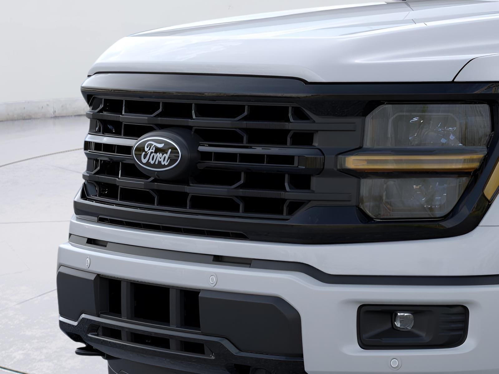 New 2026 Oxford White Ford XLT image 17