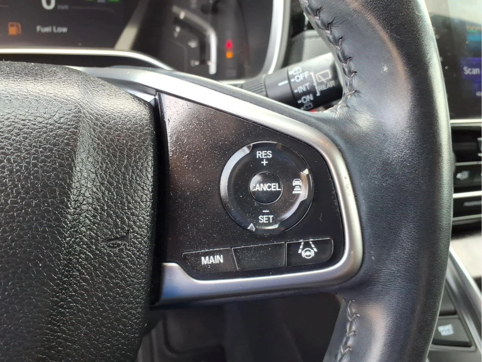 Used 2019 Lunar Silver Metallic Honda SUV image 22