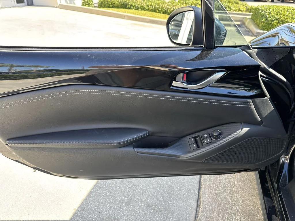 2025 Mazda MX-5 Miata Grand Touring - Photo 38