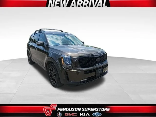 Used 2021 Green Kia SX image 1