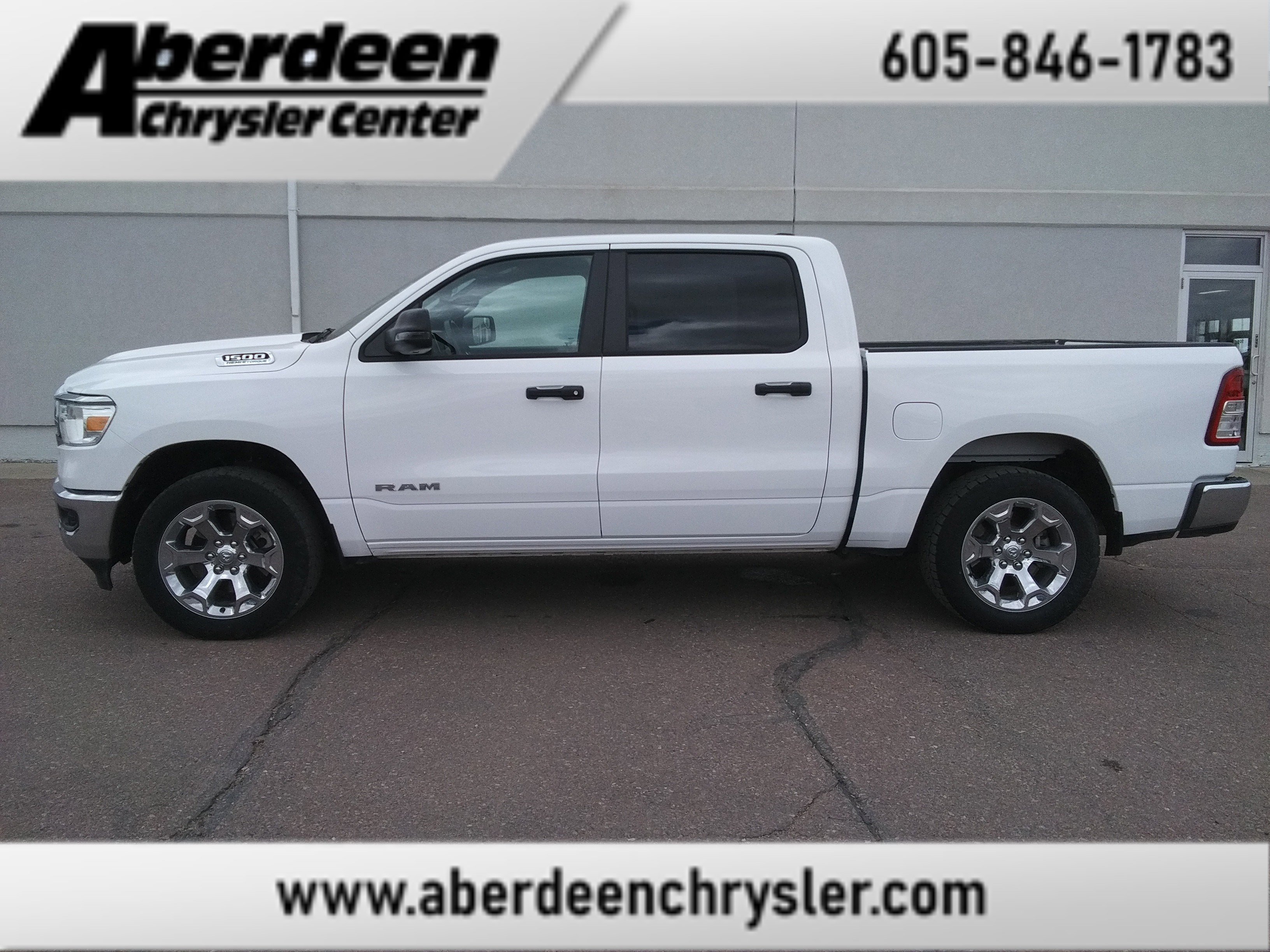2023 RAM 1500 Big Horn/Lone Star 4x4 Crew Cab 5'7's photo