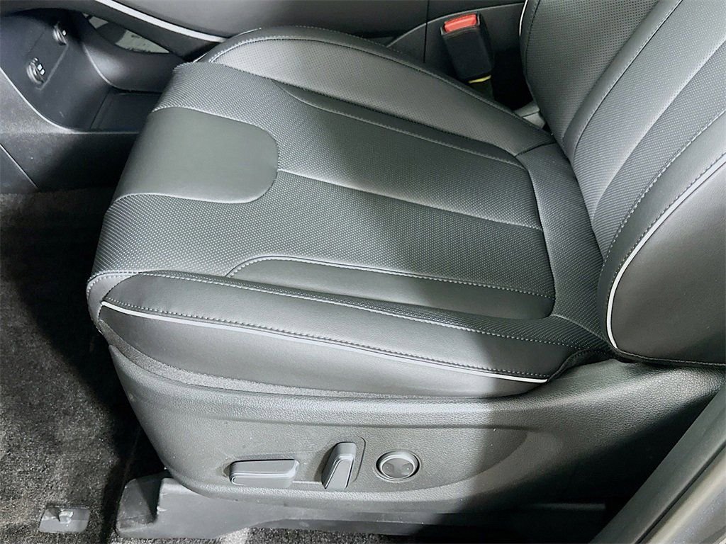 Used 2025 Gray Hyundai XRT image 18