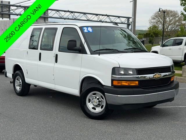2024 Chevrolet Express 2500 Work Van HD's photo