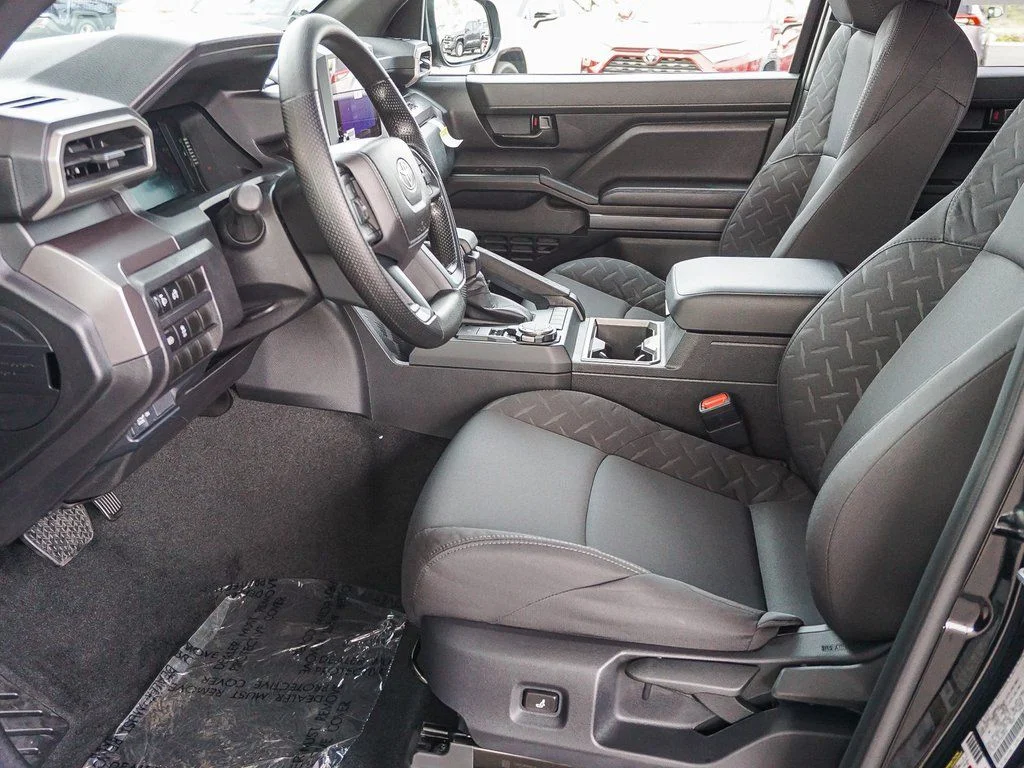 2026 Toyota Tacoma SR5 - Photo 17