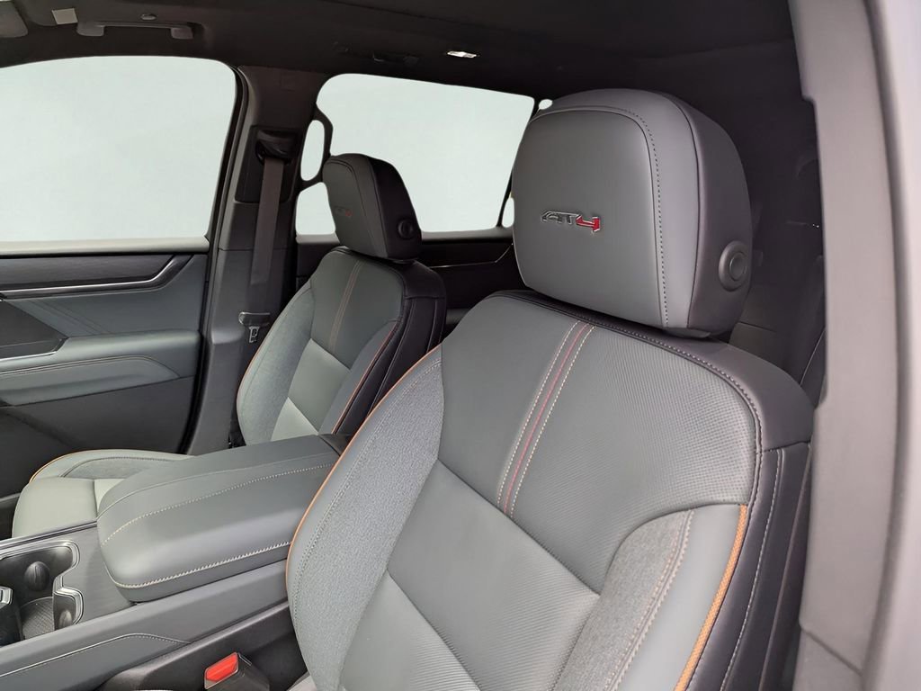 2026 GMC Acadia AT4 - Photo 9