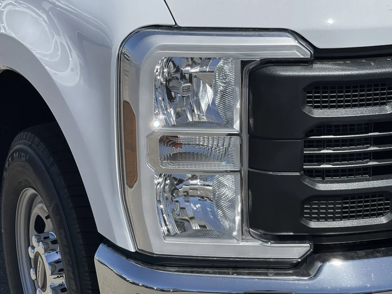 New 2026 Oxford White Ford  image 7