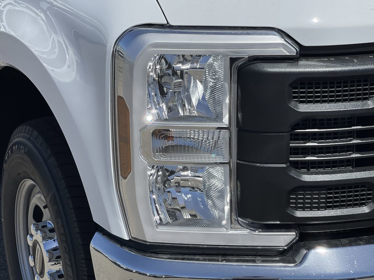 New 2026 Oxford White Ford  image 7