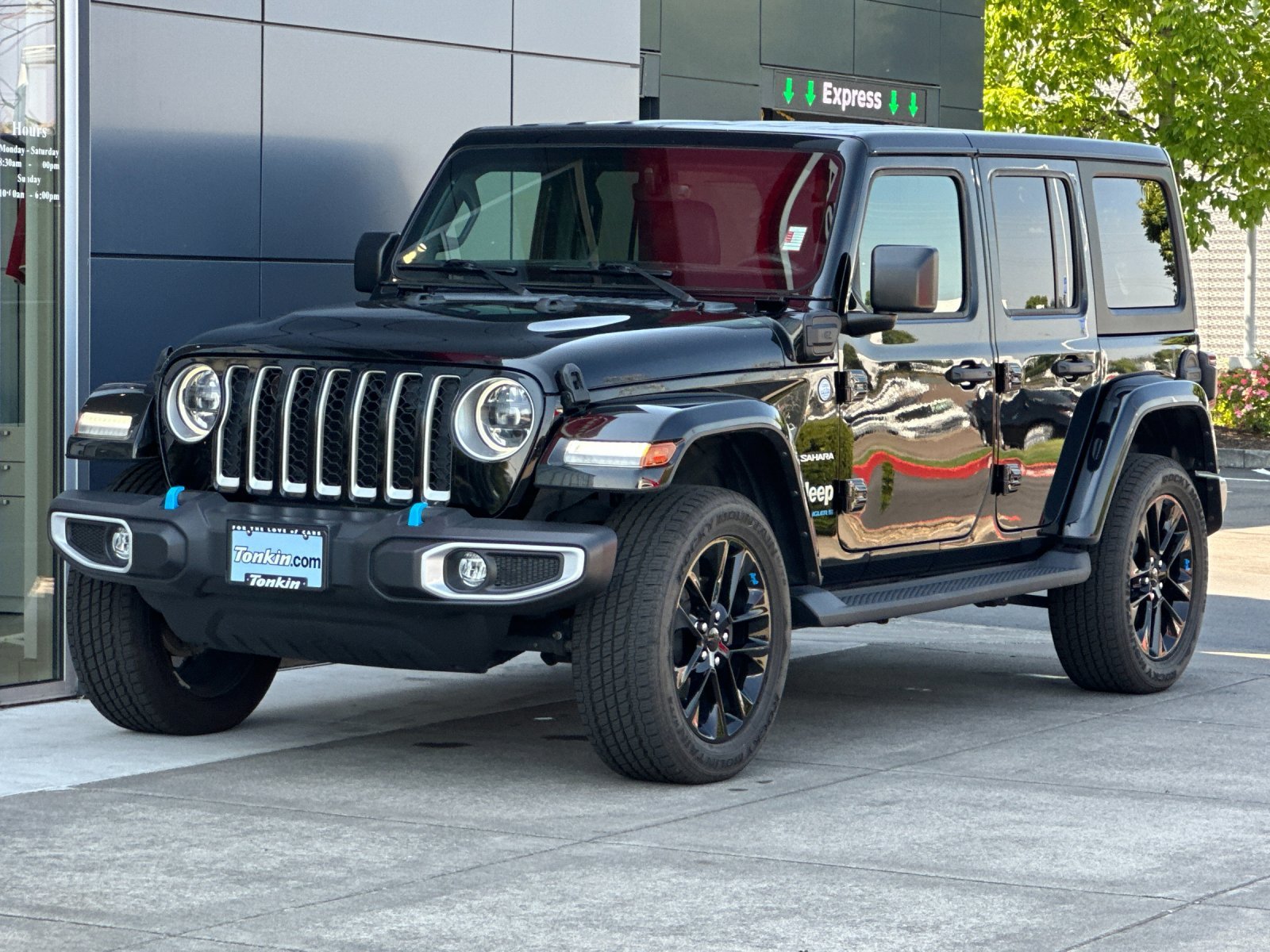 Used 2023 Black Clearcoat Jeep Sahara 4xe image 8