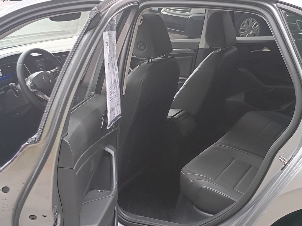 Used 2022 Silver Volkswagen 1.5T SE image 15