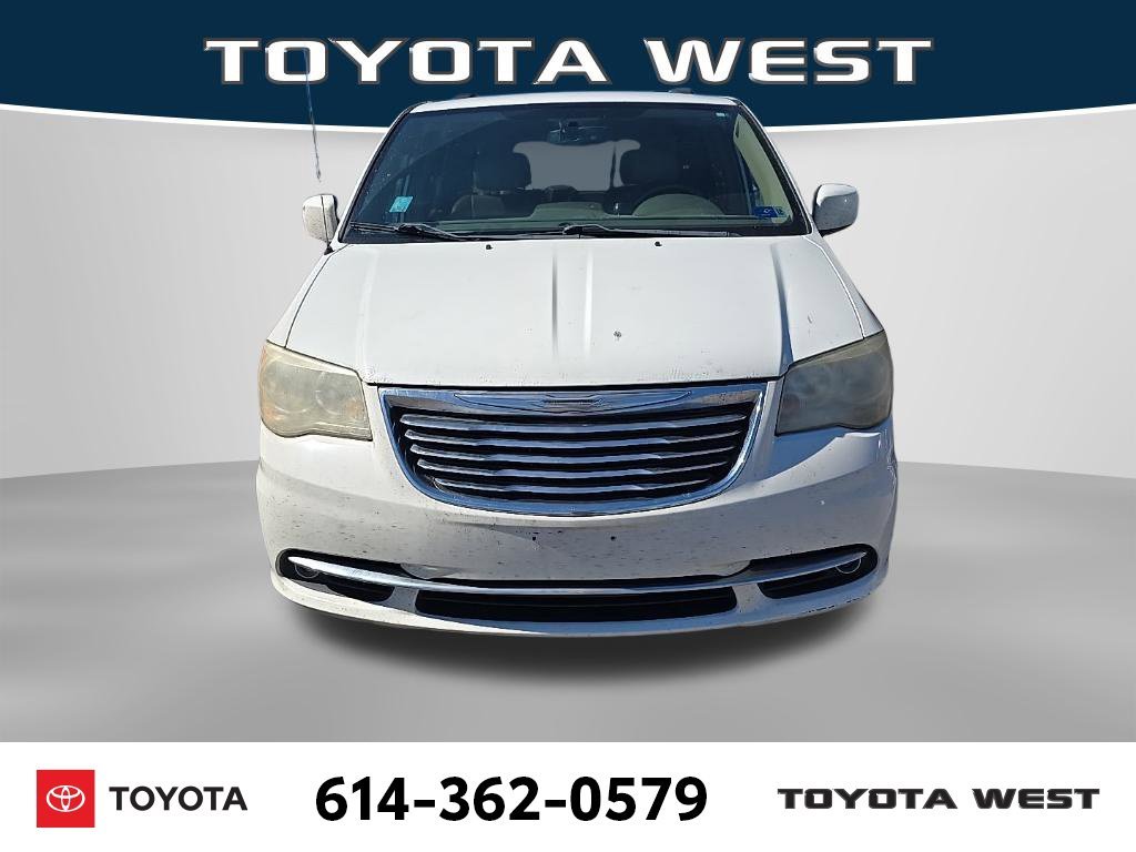 Used 2012 White Chrysler Touring image 2