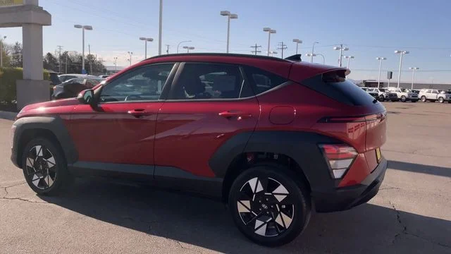 Used 2025 Red Hyundai SEL image 7