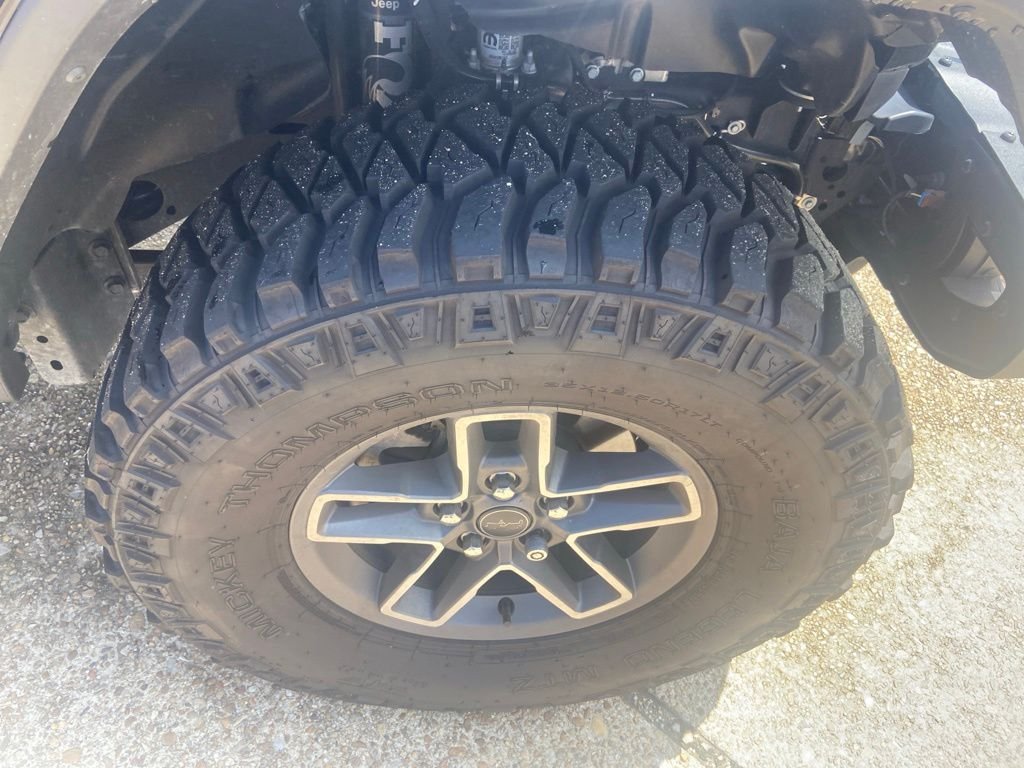 Used 2025 Black Jeep Mojave image 30